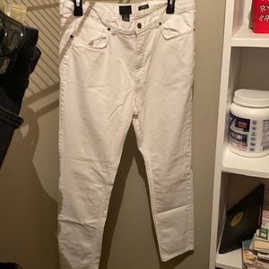 White skinny fit jeans